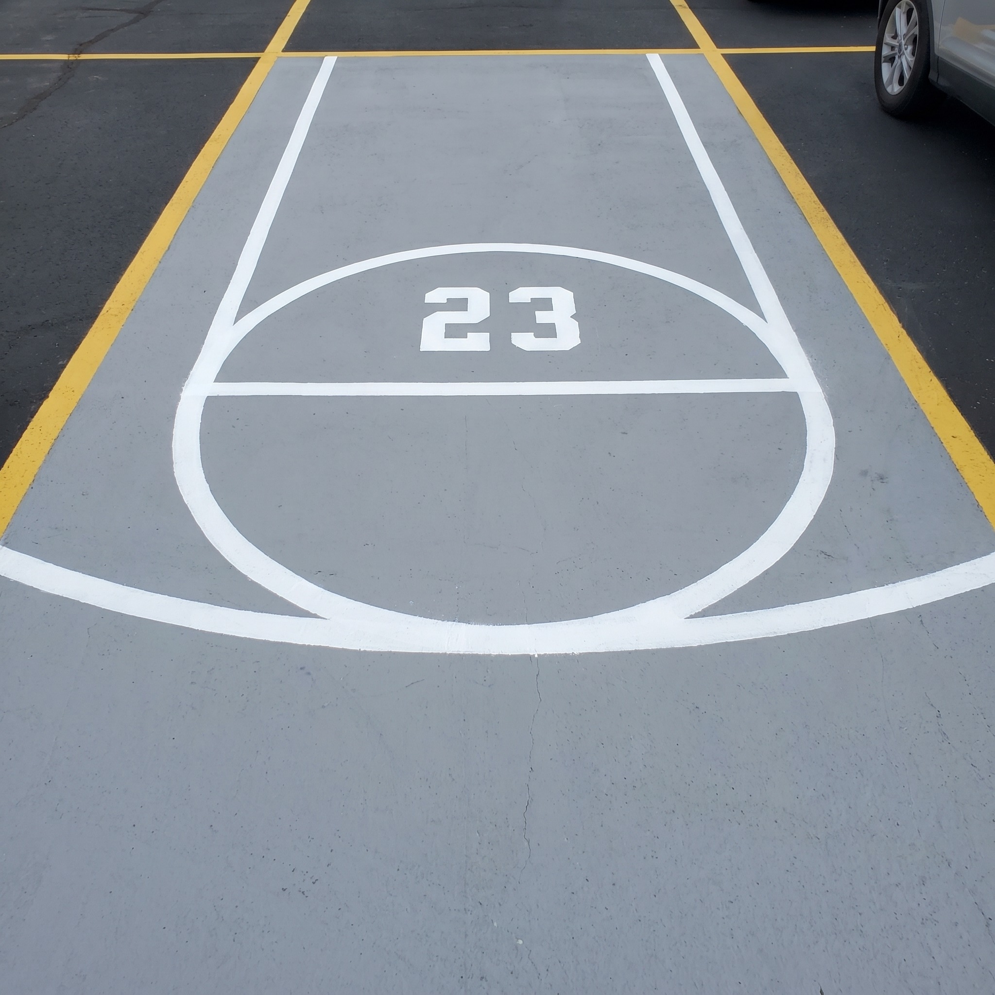 senior basketball parking spot ideas ​